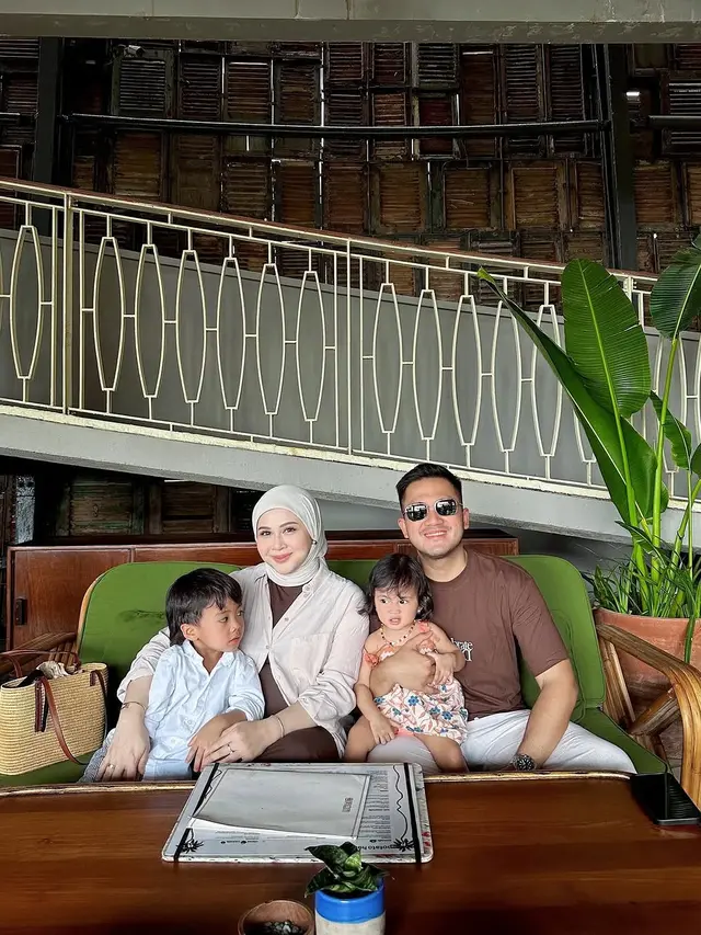 6 Potret Kesha Ratuliu Babymoon Ajak Dua Buah Hati, Menanti Kelahiran Anak Ketiga