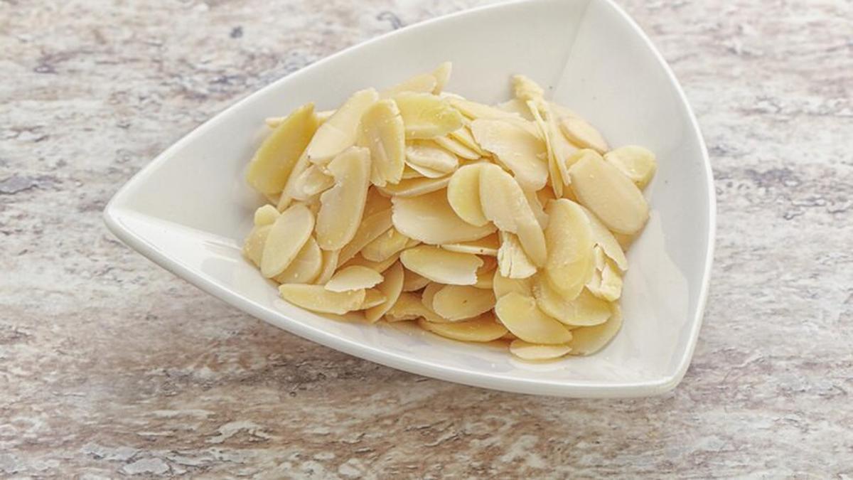 Cara Sangrai Kacang Almond Slice Agar Renyah dan Tidak Gosong, Pertahankan Rasa Aslinya