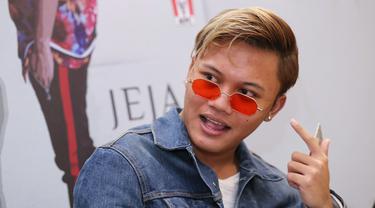 [Fimela] Rizky Febian