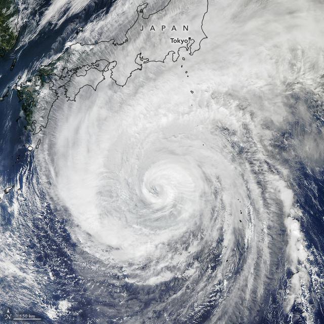 Topan Hagibis Hantam Jepang Satu Orang Tewas di Dalam 