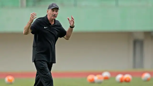 Alfred Riedl