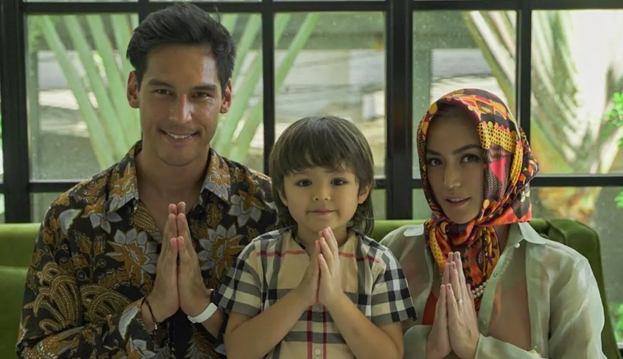 Bukan hanya Jessica Iskandar, Richard pun memberikan hadiah spesial di hari jadi mereka. Richard mengungkapkan kebahagiaan serta harapannya dalam hubungan yang mereka jalani ke depannya. (Instagram/inijedar)