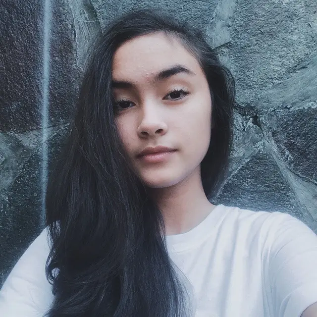 6 Potret Lawas Caitlin Halderman di Awal Karier,