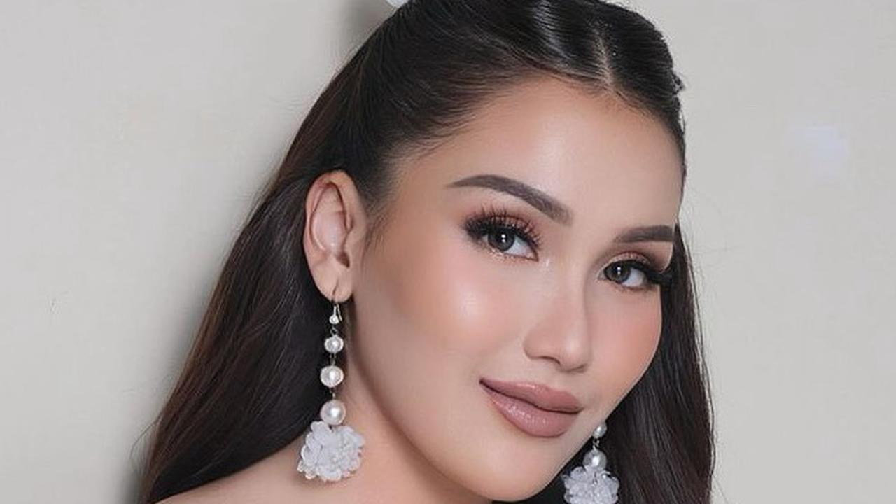 Ayu Ting Ting Dibalut Mini Dress Model Korset