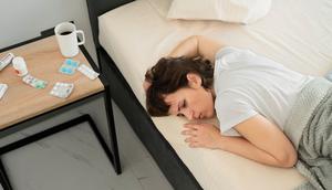 Rasa lelah yang muncul meski sudah tidur cukup bisa menjadi sinyal bahwa tubuh sedang mengalami ketidakseimbangan. Mulai dari kekurangan nutrisi, tekanan mental, hingga kebiasaan sehari-hari yang tanpa disadari memengaruhi energi tubuh. (foto/dok: freepik)