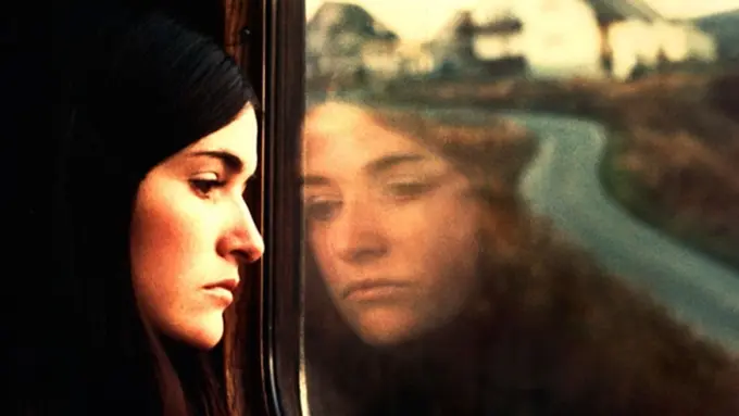 7 Lagu Ini Pas Buat Anak Rantau yang Kangen Rumah