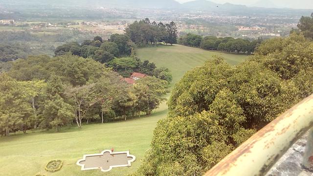 Keliling Lapangan Golf Bekas Tempat Tetirah Meneer Belanda Di