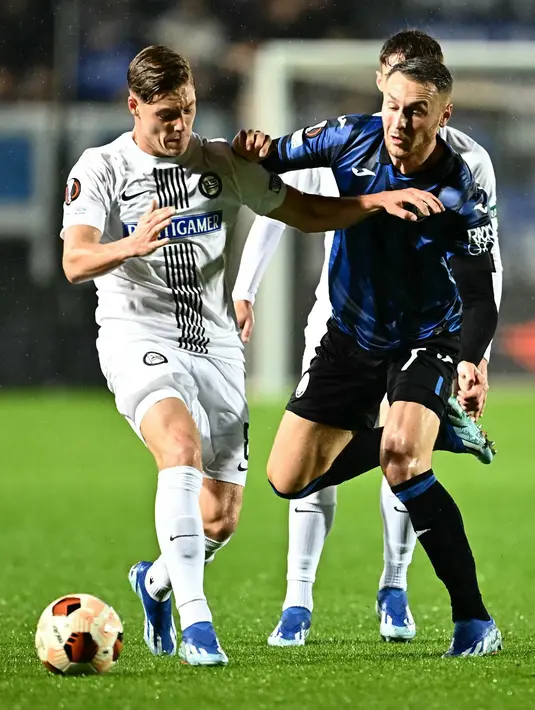 Sementara bagi Sturm Graz, kekalahan membuat posisinya kian terjepit dan agak berat untuk lolos ke babak berikutnya. (GABRIEL BOUYS / AFP)