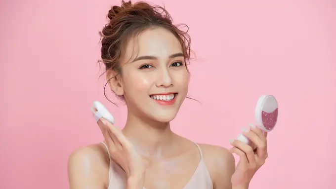 Ilustrasi menggunakan makeup