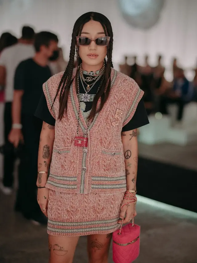 6 Tampilan Penélope Cruz-Sofia Coppola di Fashion Show Chanel 2021/22 Métiers d'Art