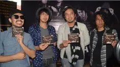 Sekian tahun bersama, Zian akhirnya memutuskan dari band yang membesarkan namanya,