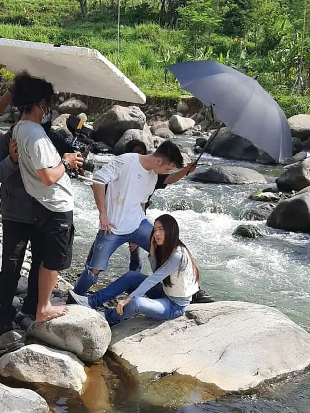 Bikin Baper, Ini 7 Potret Natasha Wilona dan Stefan William di Sinetron Anak Band