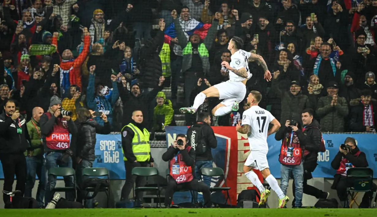 Sementara bagi Kazakhstan, kekalahan pada laga hidup dan mati tersebut sekaligus mengubur mimpi mereka untuk tampil kali pertama di putaran final Euro. (Jure Makovec/AFP)