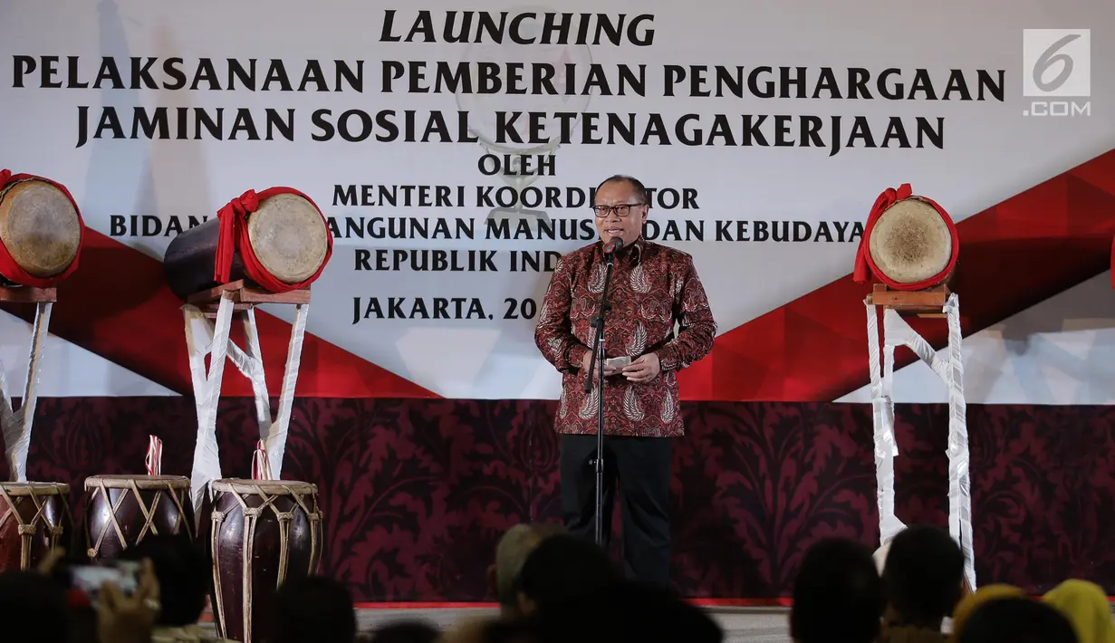 Dirut BPJS Ketenagakerjaan, Agus Susanto memberikan sambutan dalam acara Launching Pelaksanaan Pemberian Penghargaan Jaminan Sosial Ketenagakerjaan di gedung Kemenko Pembangunan Manusia dan Kebudayaan, Jakarta, Selasa (20/6). (Liputan6.com/Faizal Fanani)