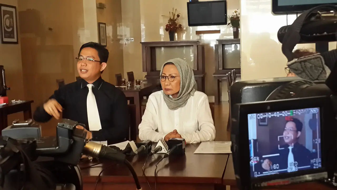 Ratna Sarumpaet memberikan konfrensi pers terkait somasi ke Dinas Perhubunagn DKI