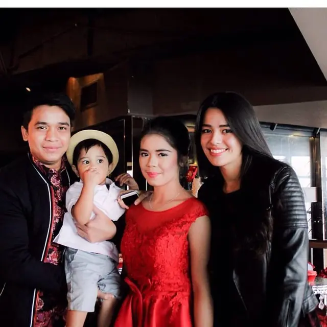 7 Potret Terbaru Rena Oktapia, Adik Mendiang Olga Syahputra yang Makin Menawan