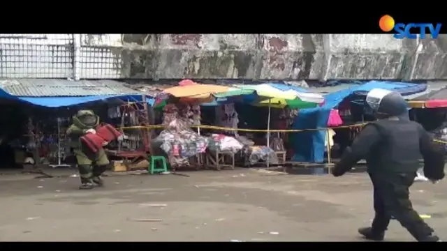 Usai menerima laporan dari masyarakat, Satuan Gegana Polda Maluku langsung tiba di Terminal A kawasan Mardika, Ambon untuk jinakkan bom.