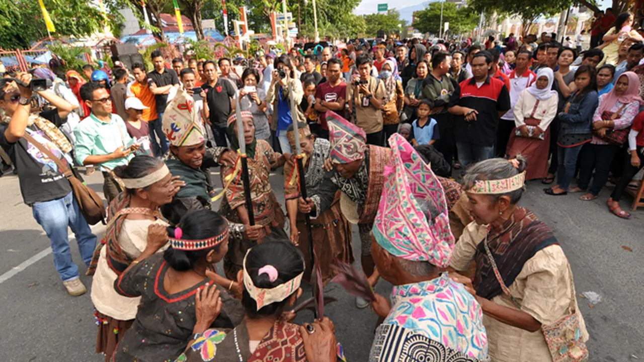 Karnaval Budaya Sulteng 2015 Jadi Ajang Pelestarian Budaya
