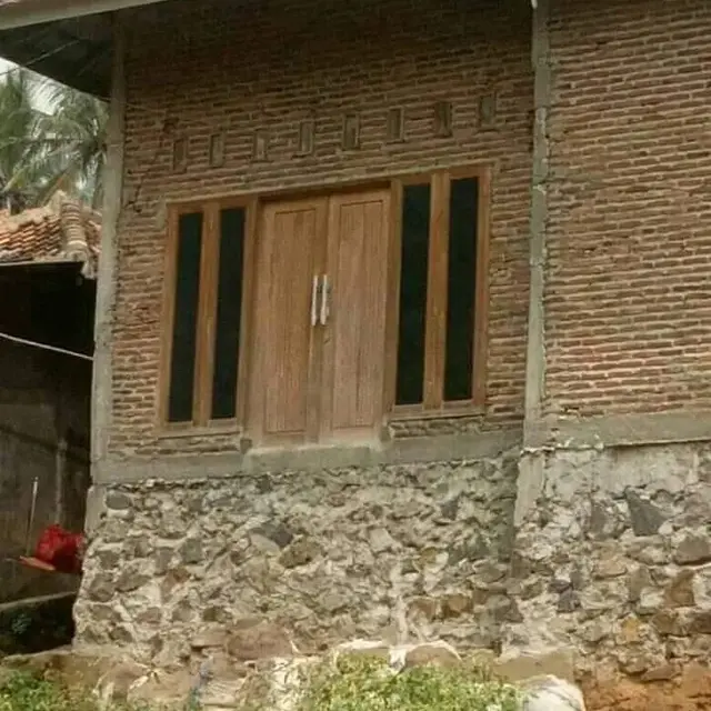 6 Potret Pasang Pintu di Ketinggian Ini Nyeleneh, Bingung Cara Masuknya