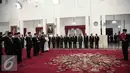 Presiden Joko Widodo melantik sembilan anggota Komisi Kepolisian Nasional periode 2016-2020 di Istana Kepresidenan, Jakarta, Jumat (13/5). Kesembilan anggota itu mewakili pemerintah, pakar kepolisian dan tokoh masyarakat. (Lipuatan6.com/Faizal Fanani)