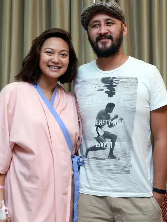 Aqi dan Audrey telah menyiapkan nama untuk buah hati mereka sejak seminggu sebelum melahirkan. Xylo Rhukawa Singgih, merupakan putra dari pasangan Aqi dan Audrey. Kira-kira memiliki makna apa ya? (Wimbarsana/Bintang.com)