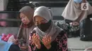 Umat Muslim berdoa saat sholat Idul Fitri di Masjid Kubah Emas, Depok, Jawa Barat, Kamis (13/5/2021). Hari ini seluruh umat Islam dunia merayakan Hari Raya Idulfitri 1442 Hijriah setelah menjalankan ibadah puasa satu bulan penuh di bulan suci Ramadhan. (merdeka.com/Arie Basuki)