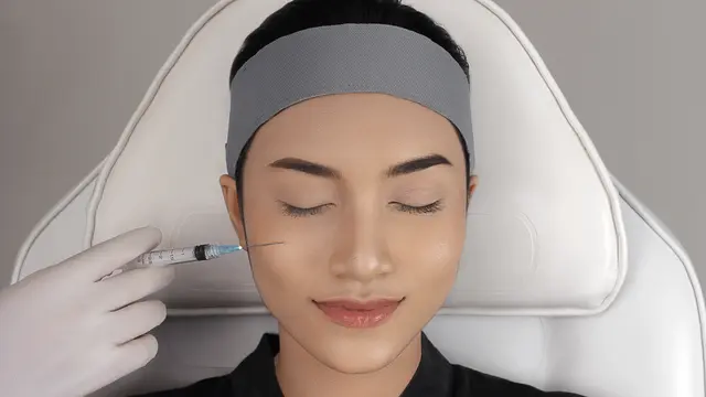 Treatment di Klinik Kecantikan Bisa Lawan Tanda Penuaan Dini, Mitos atau Fakta Sih?