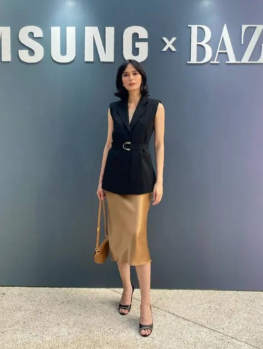 <p>Menjadi salah satu model senior, ia kerap hadir di acara fashion. Salah satunya jadi tamu undangan di grand opening brand fashion. [Foto: instagram.com/renata711]</p>