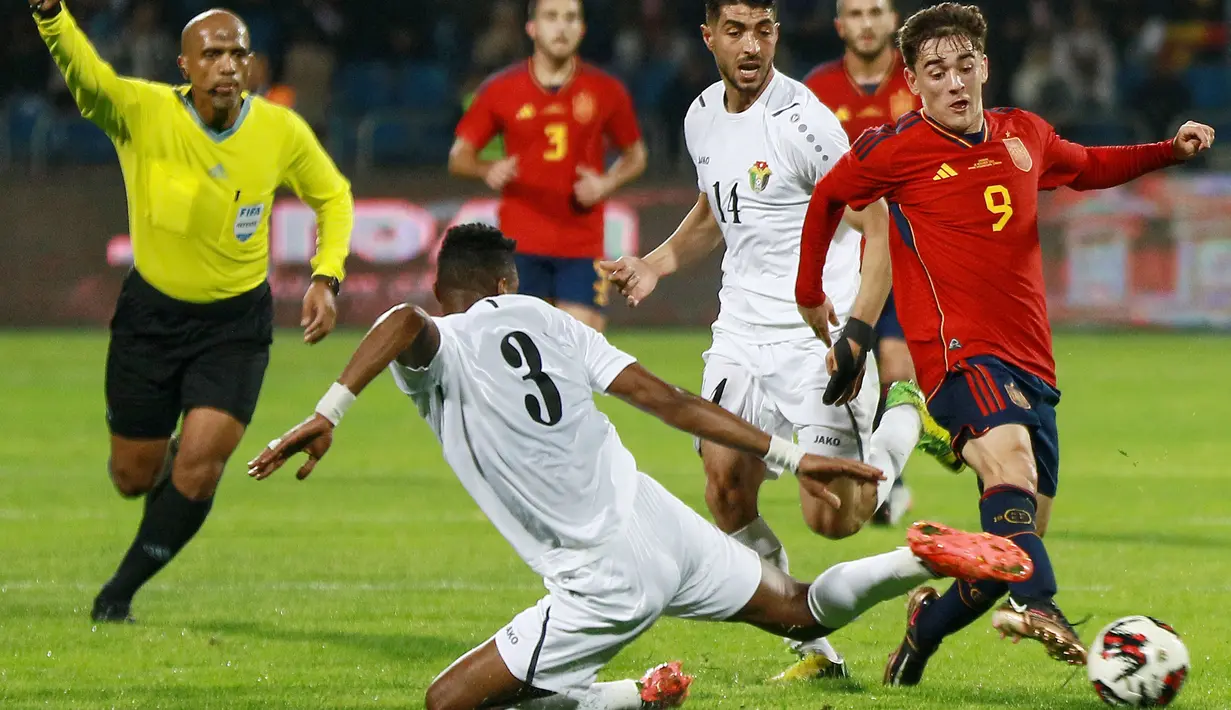 Gol-gol La Furia Roja dicetak oleh para pemain muda yakni Ansu Fati yang berusia 20 tahun, Gavi di usia 18 tahun, dan Nico Williams yang menginjak unur 20 tahun. (AFP/Khalil Mazraawi)