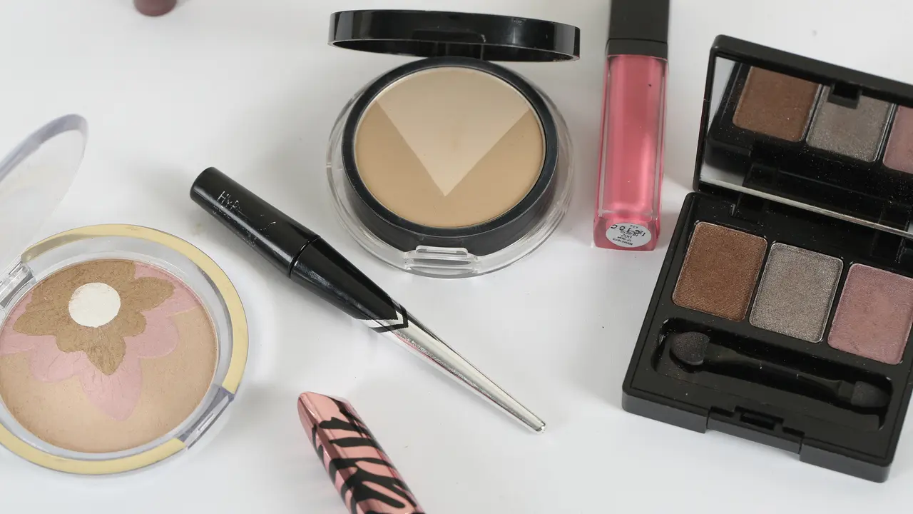 Simple, 5 Alat Makeup yang Selalu Digunakan Sehari-hari