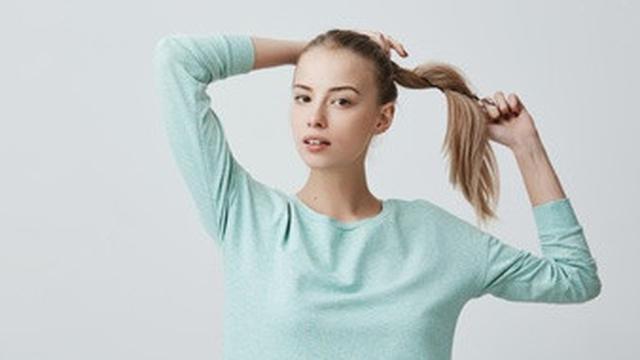 Ilustrasi mengikat rambut