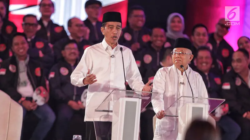 Ekspresi Jokowi - Ma'ruf Amin Saat Mengikuti Debat Perdana