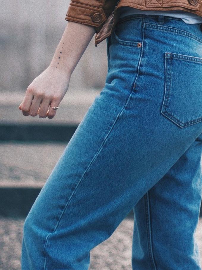  Cara  Khusus Cuci  Jeans  Warna Gelap Fashion Fimela com