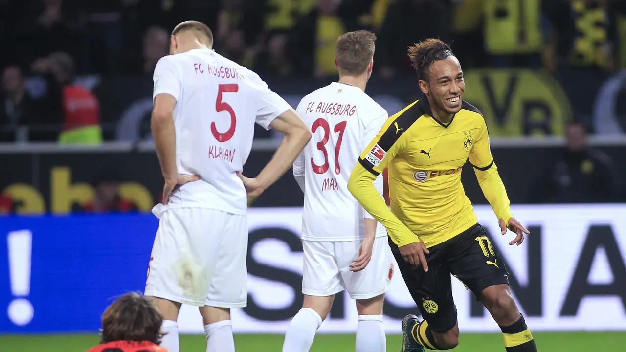 Bomber Dortmund Ingin Tiru Messi dan Ronaldo