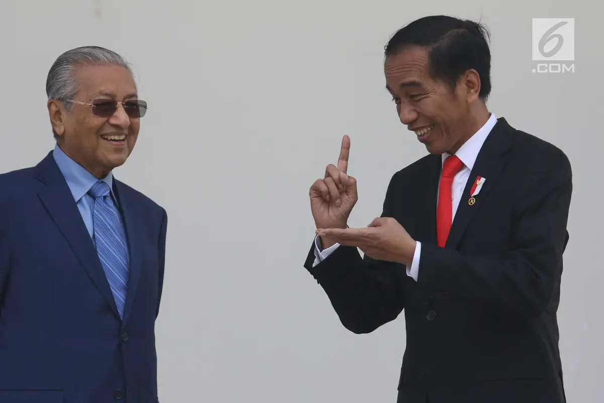 Jokowi dan PM Mahathir di Beranda Istana