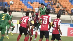 Aksi Pedro Javier dalam lanjutan Piala Presiden 2015 di Stadion Si Jalak Harupat, Bandung. Kamis (10/9/2015). (Bola.com/Vitalis Yogi Trisna)