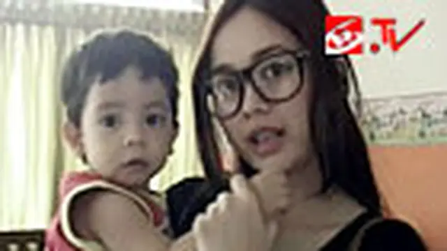 Aura Kasih Berniat Adopsi Anak