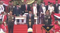 Presiden Joko Widodo (Jokowi) memberikan amanat saat Hari Ulang Tahun atau HUT ke-77 Bhayangkara di Stadion Gelora Bung Karno (GBK) Jakarta selaku inspektur upacara. (Tangkapan Layar YouTube Sekretariat Presiden)