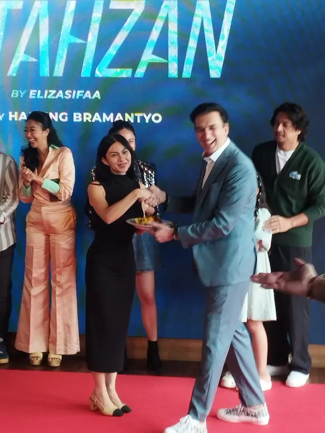Ariel Tatum pemeran film La Tahzan