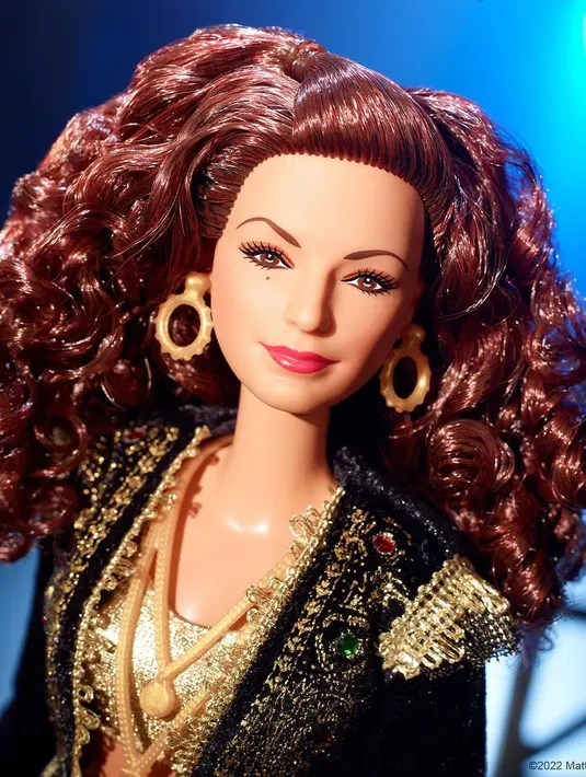 Boneka Barbie edisi Gloria Estefan. (Foto: Instagram/ barbie)