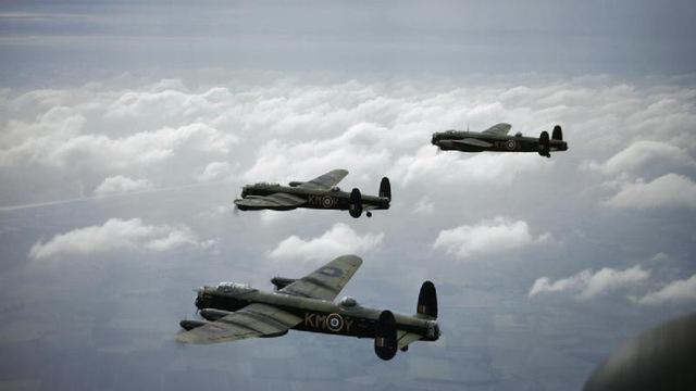 Jet bomber Avro Lancaster milik Inggris yang dipakai selama Perang Dunia II