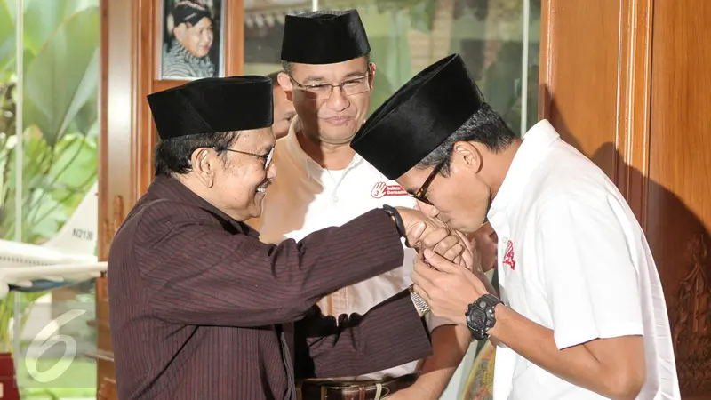 20170126-Anies Baswedan dan Sandiaga Uno ke BJ Habibie-Jakarta- Yoppy Renato