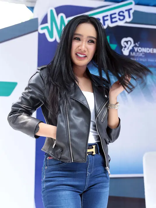 Selain itu, Cita juga mengutarakan alasan lain tak ingin mengenalkan pacar barunya itu, yakni takut terjadinya perpisahan lagi. Kini ia tengah sibuk fokus pada single terbarunya. (Deki Prayoga/Bintang.com)