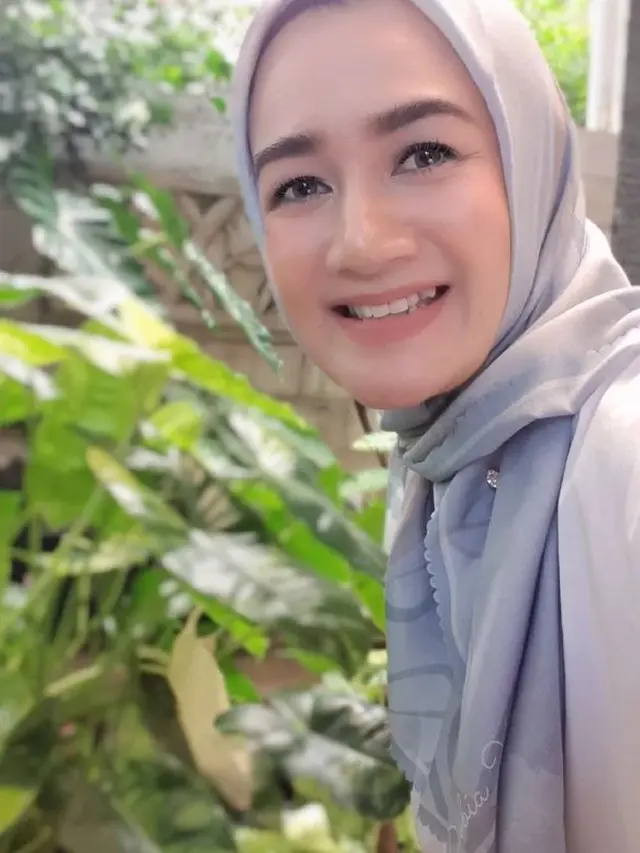 Nini Carlina masih cantik dan awet muda (Instagram/ninicarlina_real)