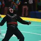 Pesilat Indonesia Pipiet Kamelia berselebrasi usai mengalahkan Thi Cam Nhi Nguyen dari Vietnam pada final nomor 60-65 kg putri pencak silat Asian Games 2018 di Padepokan Pencak Silat TMII, Jakarta, Rabu (29/8). (Merdeka.com/Imam Buhori)