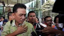 Chandra M Hamzah datang untuk bertukar informasi dengan KPK mengenai persoalan minyak dan gas (migas), Jakarta, Rabu (24/12/2014). (Liputan6.com/Miftahul Hayat)