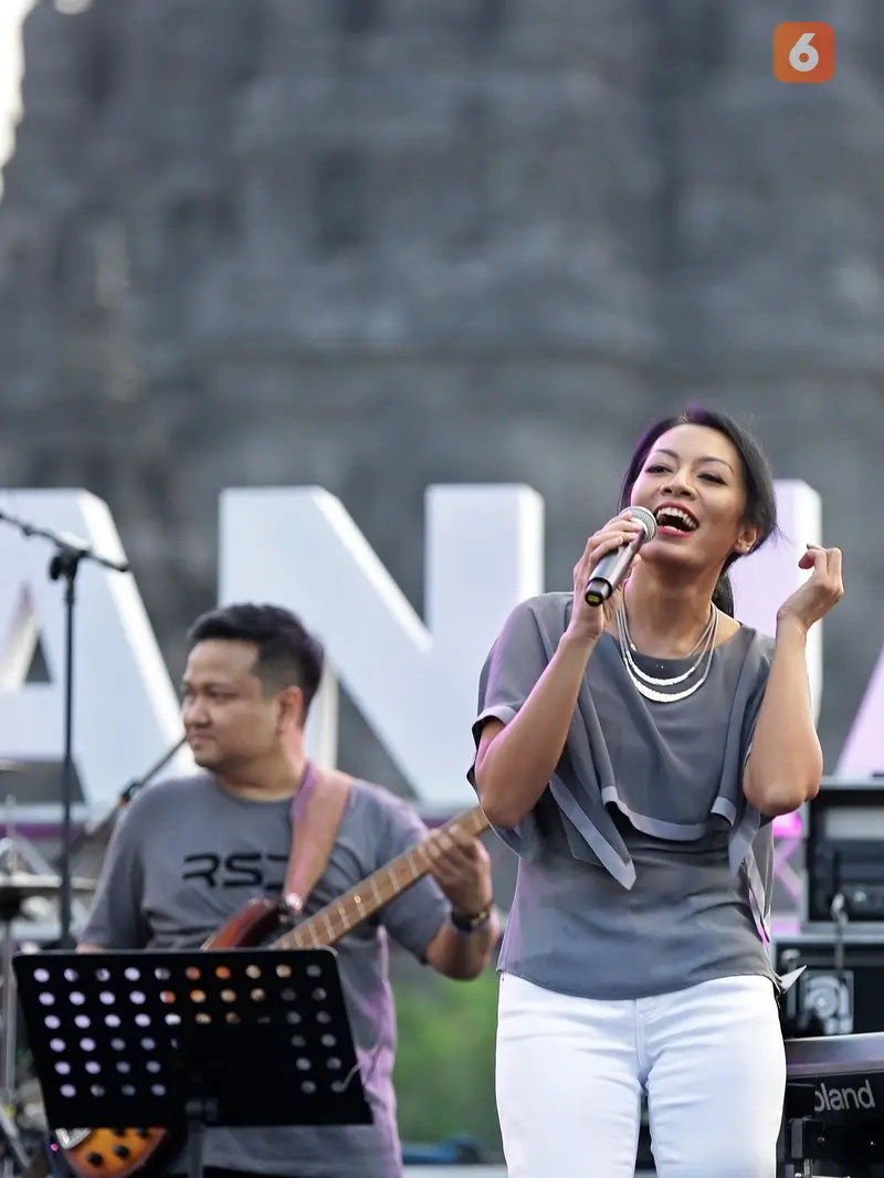 [Fimela] Rida Sita Dewi -RSD Prambanan Festival Jazz