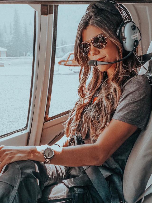 Luana Torres, Pilot Helikopter Cantik Viral Asal Brazil (sumber: instagram/@pilotluana)