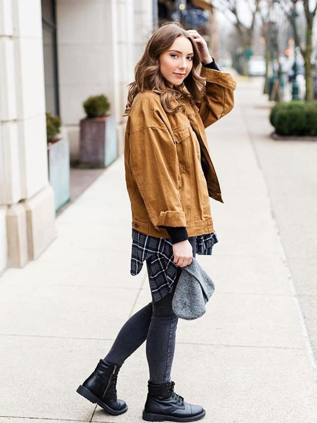 FOTO: Cantiknya Putri Eminem, Hailie Scott yang Miliki Perut Six Pack