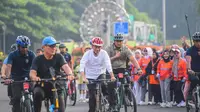 Presiden Jokowi menghabiskan akhir pekan dengan bersepeda pagi di kawasan car free day (CFD) Jalan Jenderal Sudirman hingga M.H. Thamrin, Jakarta, Minggu (5/5/2024). (Foto: Biro Pers Sekretariat Presiden)